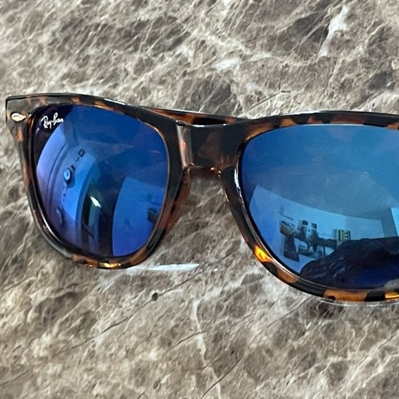 Accessories - Rayban Wayfarer Sunglasses